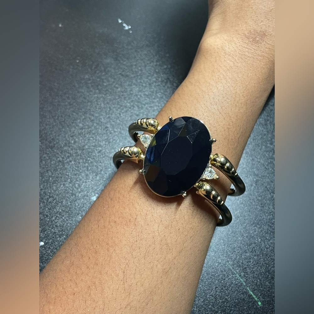 Reversible Gold Bangle - Picture 4 of 8